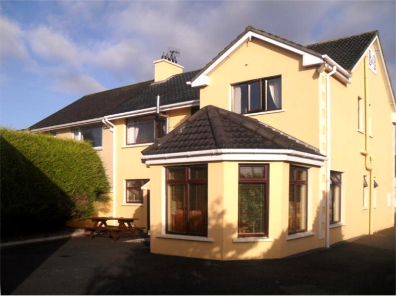 Johnny B's Bed & Breakfast Accommodation, Ballybofey near Jackson's Hotel, Co. Donegal, Ireland